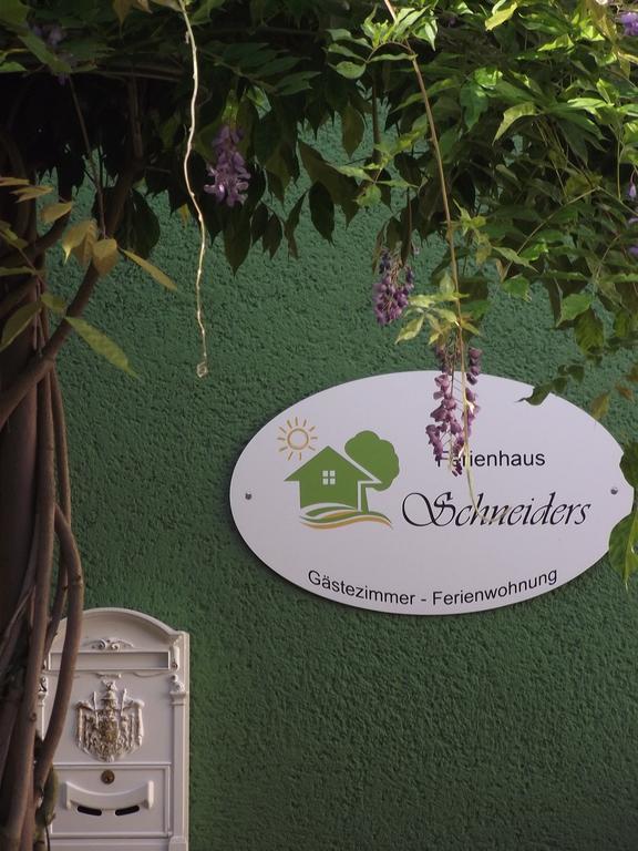 Ferienhaus Schneiders Kröv エクステリア 写真
